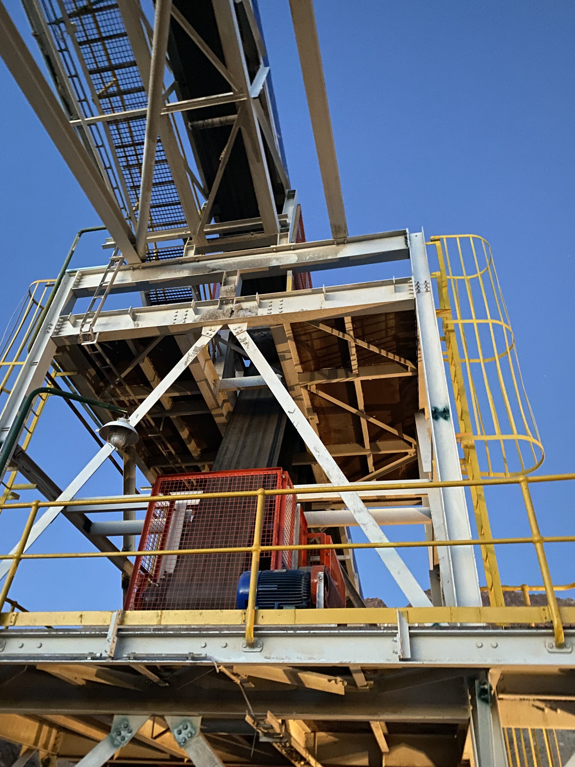 Torre de muestreo de mineral